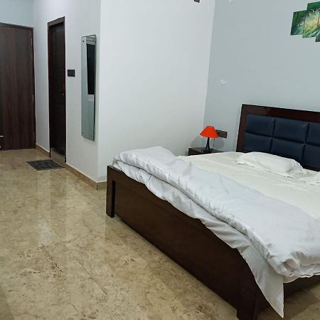 Shivalik Residency - Hotel & Banquet Hall Bara Banki Екстер'єр фото