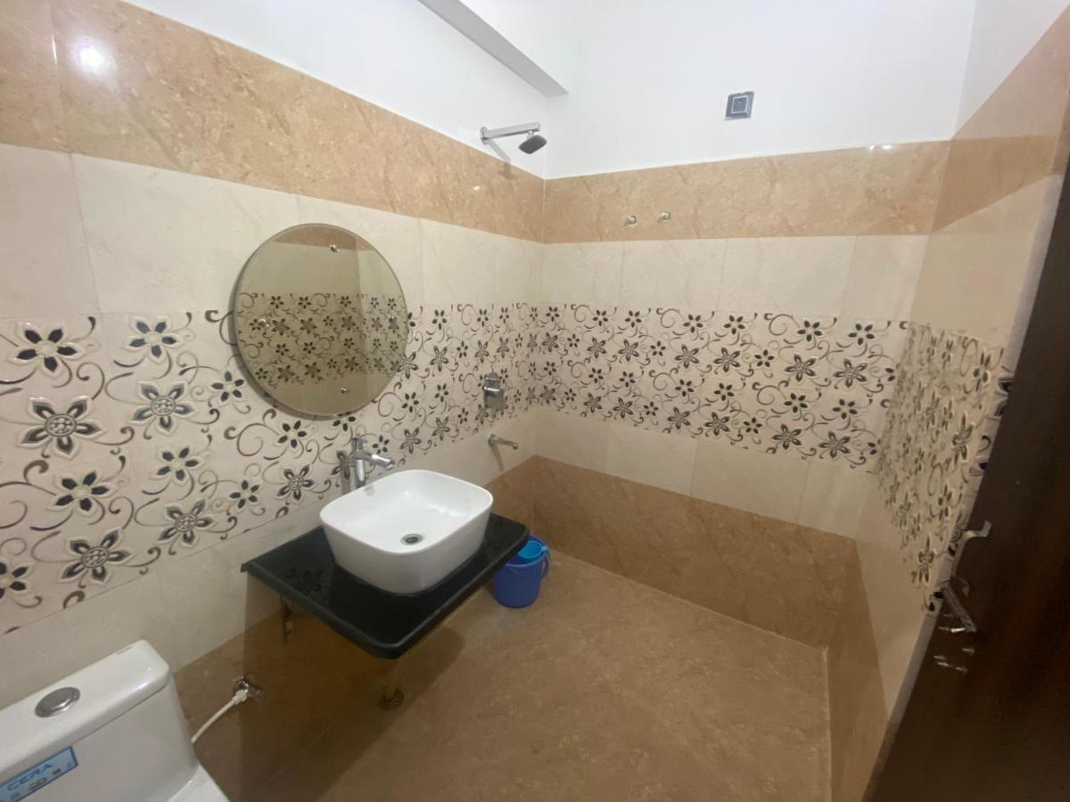 Shivalik Residency - Hotel & Banquet Hall Bara Banki Екстер'єр фото