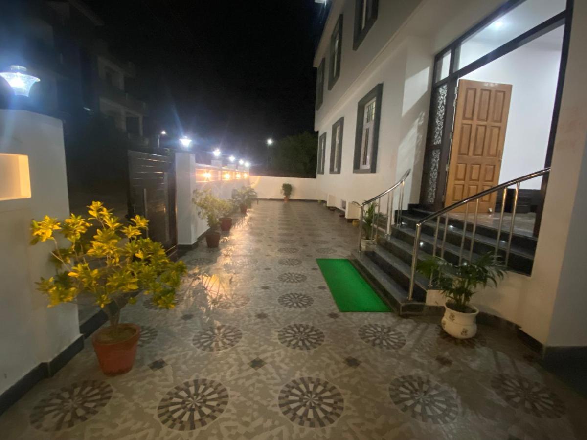 Shivalik Residency - Hotel & Banquet Hall Bara Banki Екстер'єр фото