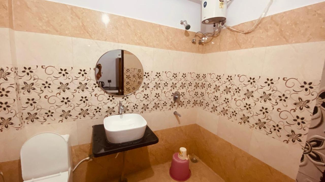 Shivalik Residency - Hotel & Banquet Hall Bara Banki Екстер'єр фото