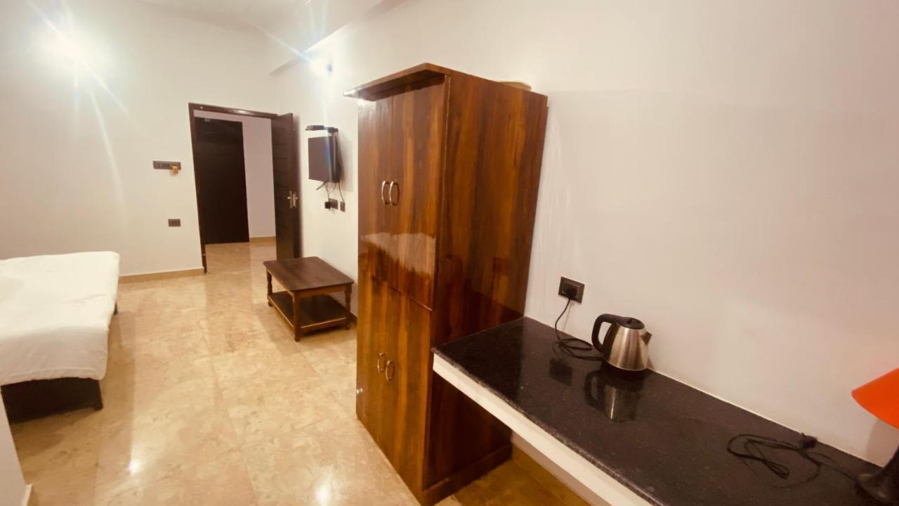 Shivalik Residency - Hotel & Banquet Hall Bara Banki Екстер'єр фото
